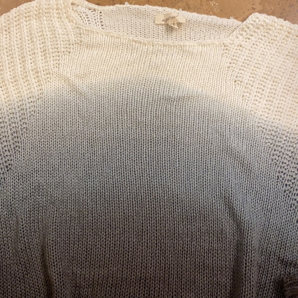 NWOT Mystree sweater size M/L - Picture 2 of 3